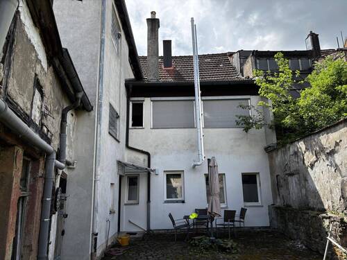 Rückansicht des Wohngebäudes - Mehrfamilienhaus, Wohnhaus mit 85,00 m&sup2; in Haßfurt zum Kaufen