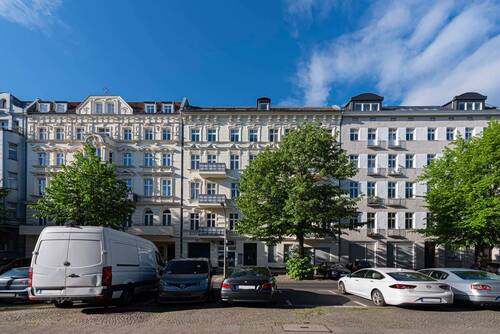 Fassade - 2 Zimmer Etagenwohnung zum Kaufen in Berlin