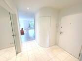 Flurbereich mit Einbauschrank im EG - 