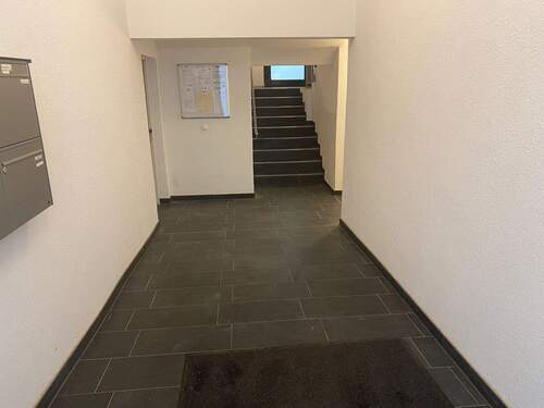Eingangsbereich - Etagenwohnung mit 78,10 m&sup2; in Halle (Saale) zur Miete