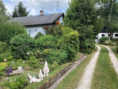 Aussenansicht - Gelegenheit! EFH u. Bauernhaus m. Scheune, Stall, Wald u. Wiesen bei Bayreuth