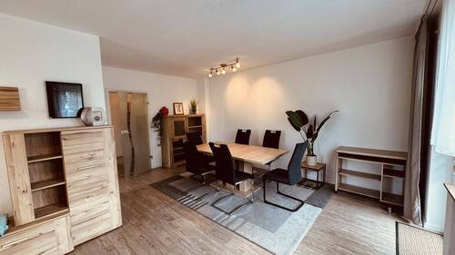 heller Wohn- und Essbereich - 