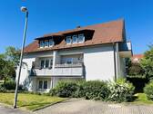 sonnig und ruhig gelegen... die Südansicht der Anlage - 2 Zimmer Etagenwohnung zum Kaufen in Haßfurt