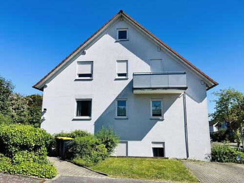 Westansicht der Anlage mit Hauszugang - Etagenwohnung mit 62,00 m&sup2; in Haßfurt zum Kaufen