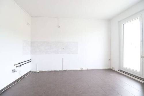 Küche mit Fliesenspiegel - Etagenwohnung mit 127,00 m² in Flöha zur Miete