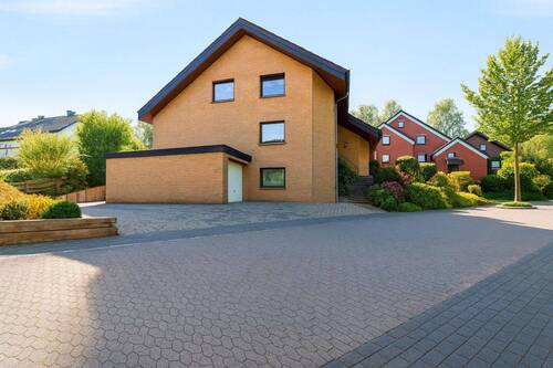 Garage und zwei Stellplätze - 1 Zimmer Mehrfamilienhaus, Wohnhaus zum Kaufen in Neheim-Hüsten