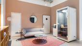 Sitzecke mit Telefonkabine - 