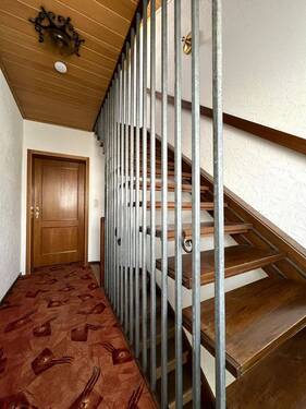 Treppenaufgang zum Dachgeschoss - 