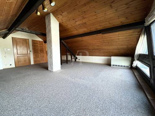 Geräumiges, helles Dachstudio (II) - 