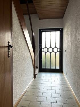 Eingangsbereich - 7 Zimmer Mehrfamilienhaus, Wohnhaus in Mörfelden-Walldorf / Walldorf