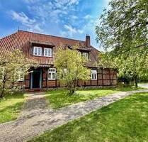 Historisches Fachwerkhaus mit 2 Wohneinheiten und viel Platz in Holdenstedt sucht neue Eigentümer - Uelzen
