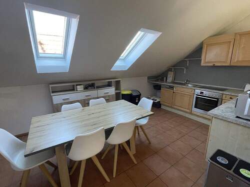 Küche mit Essbereich - 4 Zimmer Etagenwohnung in Waal