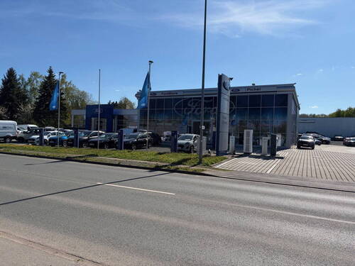 Ansicht von Vorne 1 - Showroom- und Serviceimmobilie mit ESG-Standard und hoher Frequenz