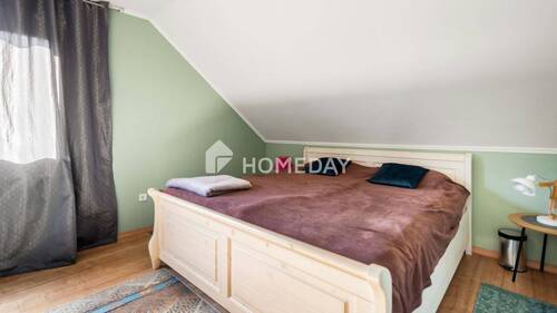 1. OG Schlafzimmer 2 - 