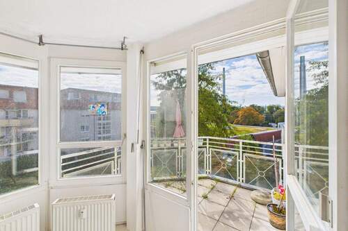 Wohnzimmer - 2 Zimmer Etagenwohnung in Stuttgart / Münster