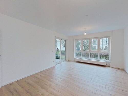 Ansicht I: Wohn- und Esszimmer mit offenem Küchenbereich - ** Erstbezug nach Sanierung ** Große 2-Zimmer-Wohnung mit sonniger Terrasse und Wannenbad