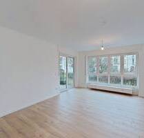 ** Erstbezug nach Sanierung ** Große 2-Zimmer-Wohnung mit sonniger Terrasse und Wannenbad - Düsseldorf Hellerhof