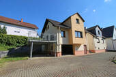 19_Hausansicht mit Carport - 