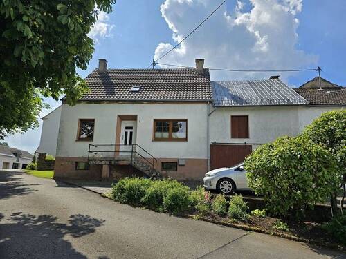 Vorderansicht 3 - Einfamilienhaus mit Gartengrundstück und großer Garage in ruhiger Ortslage!!!