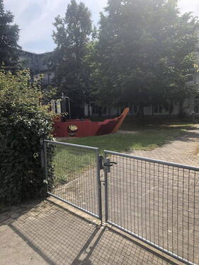 Spielplatz im Innenhof - 