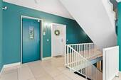 Treppenhaus mit Aufzug - 