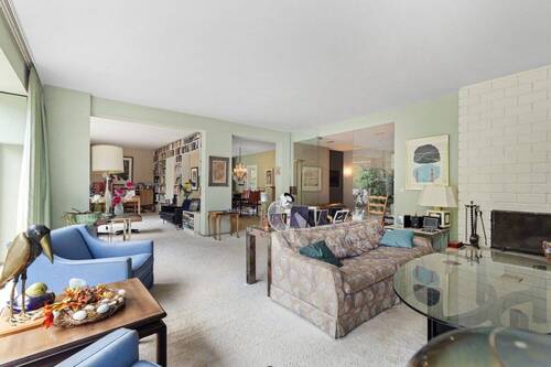 Wohnzimmer mit Blick in das Studio und das Esszimmer - Anpruchsvolles Wohnen in bester Lage