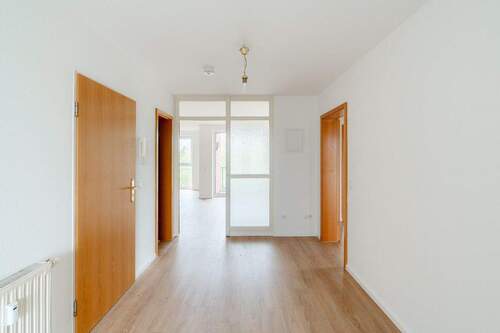 Flur Bild 1 - 3 Zimmer Etagenwohnung zur Miete in Radebeul