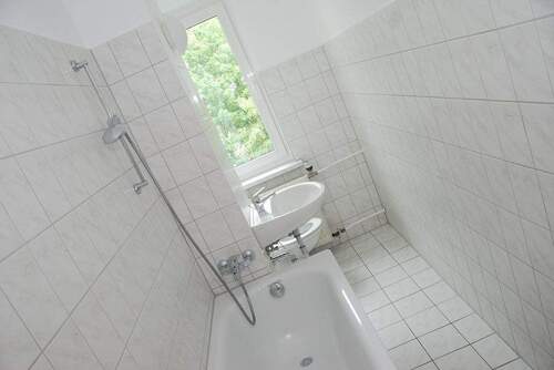 Bad Vergleichswohnung - Etagenwohnung mit 58,10 m&sup2; in Chemnitz zur Miete