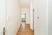 Flur Bild 1 - 3 Zimmer Etagenwohnung zur Miete in Dresden
