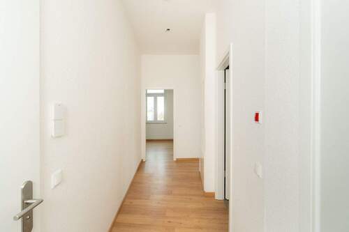 Flur Bild 1 - 3 Zimmer Etagenwohnung zur Miete in Dresden