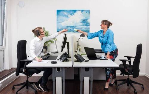 zusätzliche Schreibtische im Teambüro - 