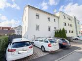 Hausansicht vorne 2 - 1 Zimmer Mehrfamilienhaus, Wohnhaus in Sindelfingen