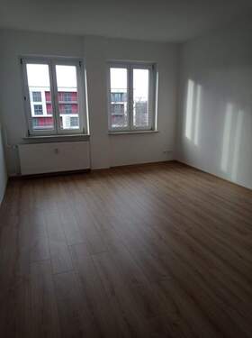 Wohnzimmer - 2 Zimmer Etagenwohnung in Dresden