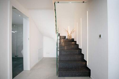 Treppenaufgang (I) - 