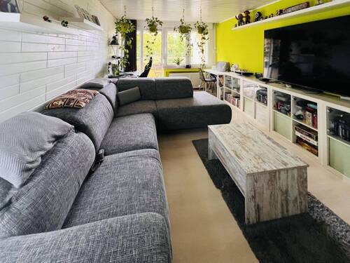 Wohnzimmer - 4 Zimmer Etagenwohnung zum Kaufen in Ludwigsburg