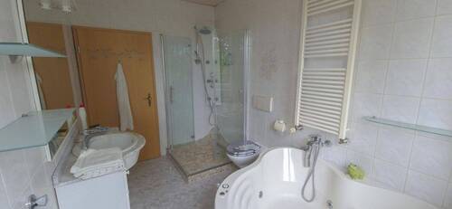 Badezimmer OG-Wohnung - 