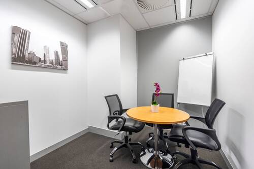 Generic Large meeting room_10.jpg - Büro in Schkeuditz zur Miete