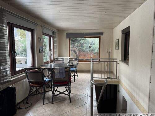 Veranda mit Abgang in den Keller - 