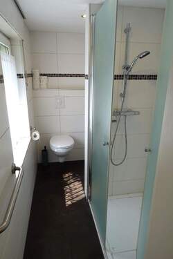 Bad mit Dusche EG - 