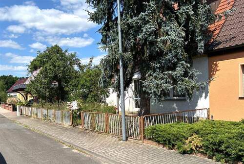 Straßenansicht links - 5 Zimmer Doppelhaushälfte in Zschornewitz