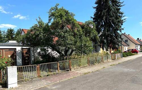 Straßenansicht rechts - Doppelhaushälfte mit 110,00 m&sup2; in Zschornewitz zum Kaufen