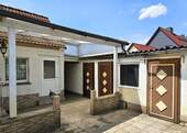 Hof Eingänge Waschraum, Garage, - 