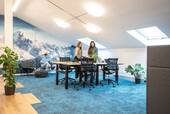 Schreibtisch im Coworking Space 