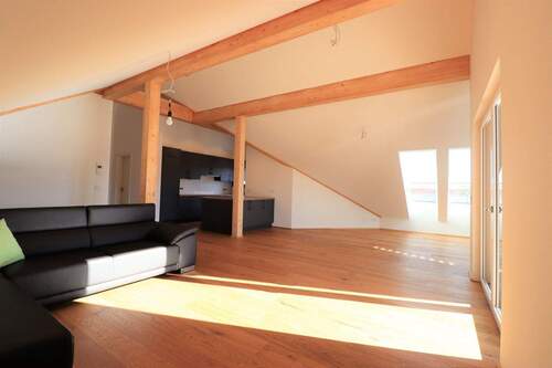 Wohn-/ Essbereich - Etagenwohnung mit 118,40 m&sup2; in Peiting zur Miete