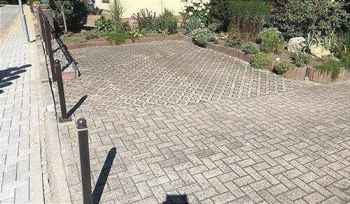 Stellplätze - Doppelhaushälfte mit 90,00 m² in Eisleben zum Kaufen