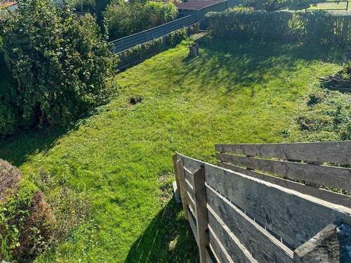 Garten mit Treppe vom Balkon - 