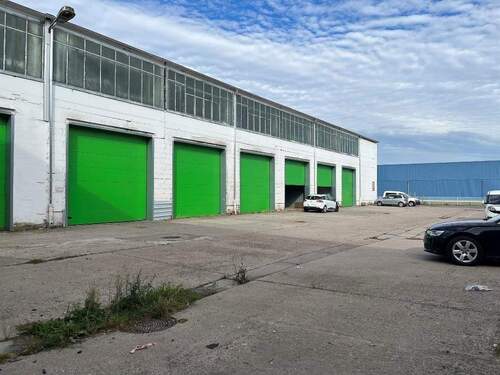 Außenansicht - Halle in Erfurt