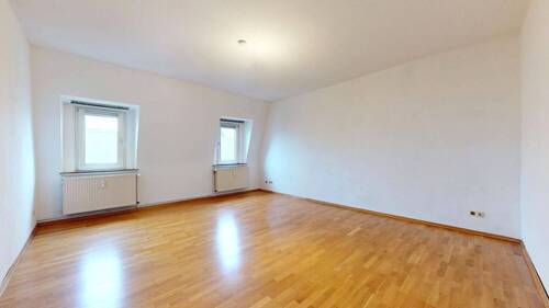 Wohn-/ Essbereich - 4 Zimmer Etagenwohnung zum Kaufen in Frankfurt am Main