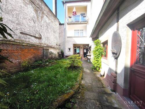 Innenhof - 8 Zimmer Mehrfamilienhaus, Wohnhaus zum Kaufen in Bad Bergzabern