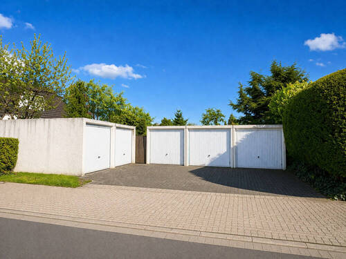 Garagen - 5 Zimmer Einfamilienhaus zum Kaufen in Arnsberg / Hüsten